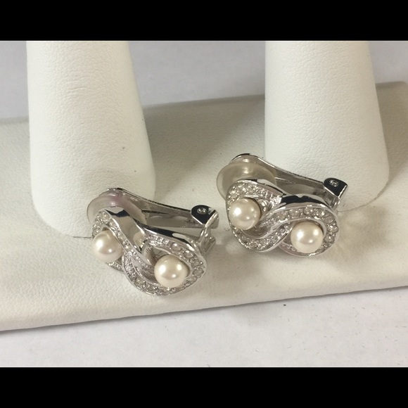Christian Dior Pearl / Crystal Clip On Earrings - Picture 2 of 5